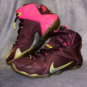 NIKE LeBron James 12 “Double Helix”
